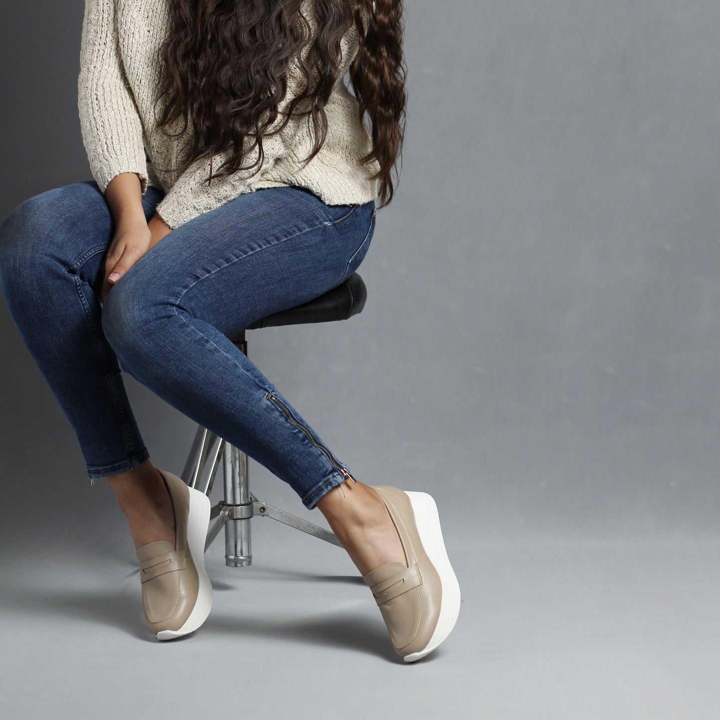 Lia Beige