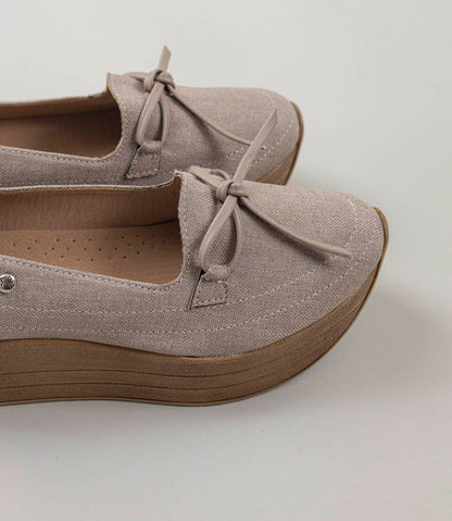 Lilian Khaki